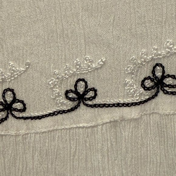 Chic White Embroidered Wide Leg Pants - Picture 8 of 10